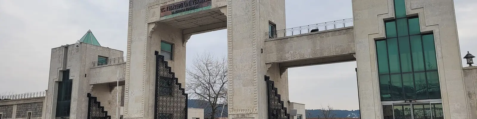Yeditepe Üniversitesi kampüsü — İstanbul, vakıf üniversitesi